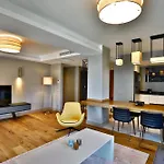 Ξενοδοχείο Mare Deluxe Residences & 4*
