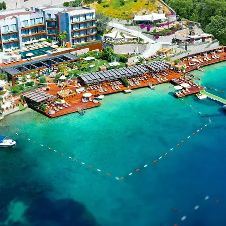 Mare Deluxe Residences & ホテル