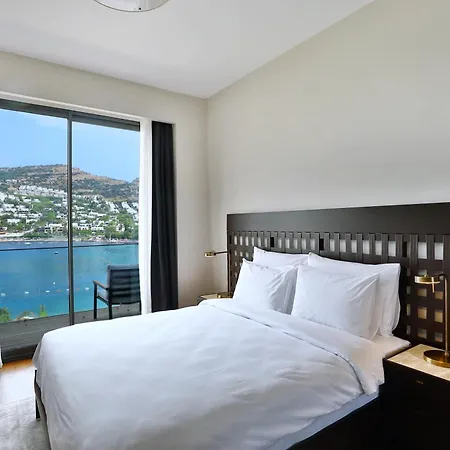 호텔 Mare Deluxe Residences & 4*