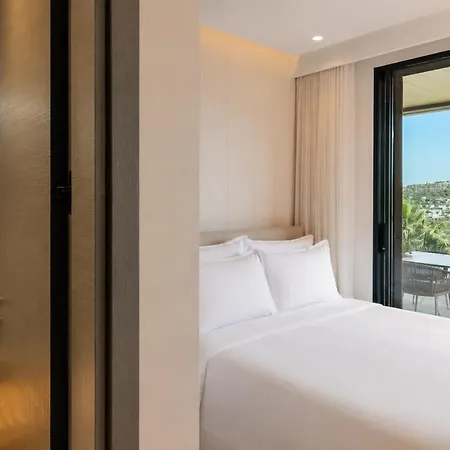 Ξενοδοχείο Mare Deluxe Residences & 4*