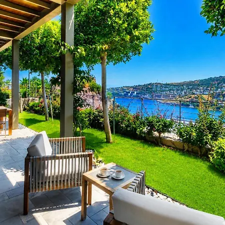 Mare Deluxe Residences & 4*