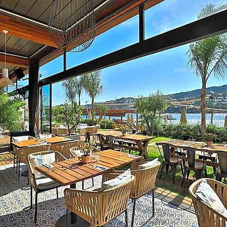 Mare Deluxe Residences &