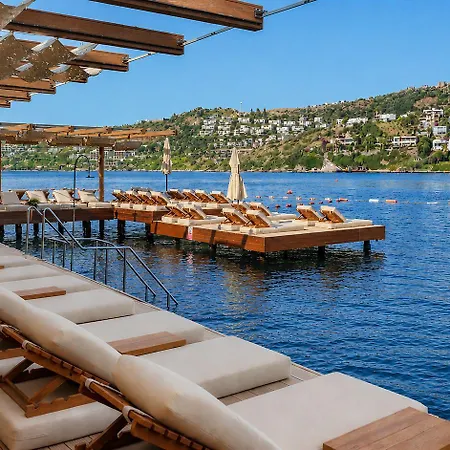 Ξενοδοχείο Mare Deluxe Residences & 4*